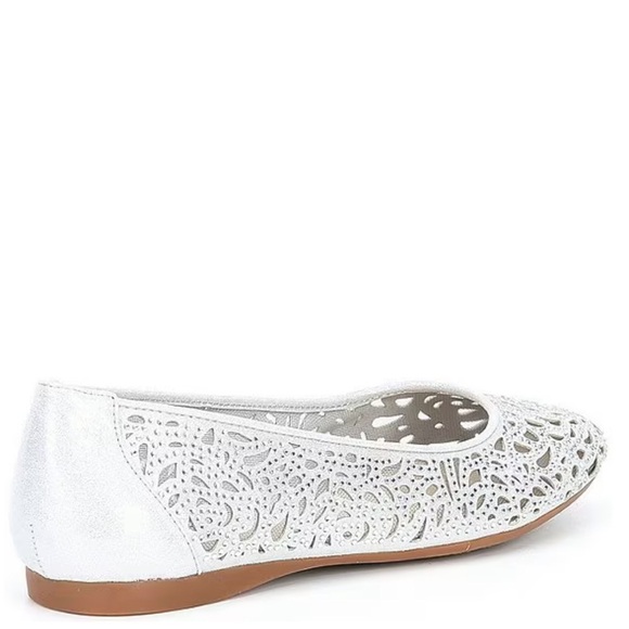 CLEARANCE Alex Marie Metallic Laser-Cut Rhinestone Leather Flats Retails
$69.99 - Picture 2 of 12